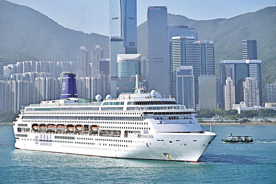 ●香港中旅集團旗下星旅遠洋郵輪「鼓浪嶼」號於本月起以香港啟德郵輪碼頭為母港推出航線。 受訪者供圖