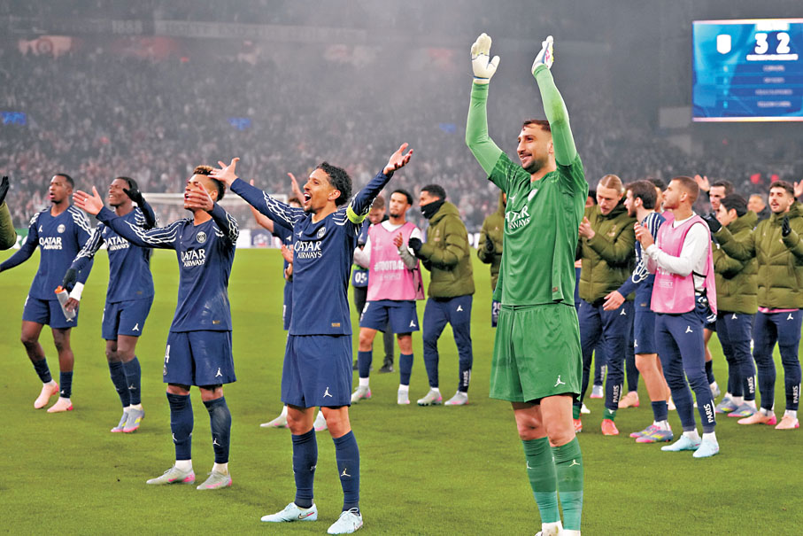 ●巴黎聖日耳門能夠驚險晉級，當拿隆馬（綠衫）絕對功不可沒。  美聯社