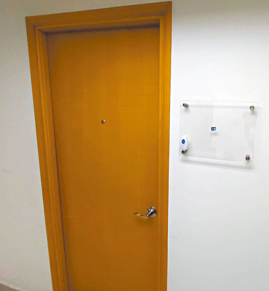 ●新辦公室約400呎，門口並無水牌寫明「Channel C」。香港文匯報記者鄺福強  攝