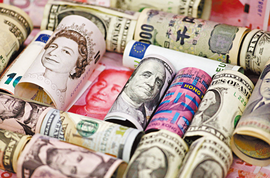 ●分析認為,隨着全球利率周期轉向,靈活調整存款組合將成為投資者保障收益的關鍵。 資料圖片