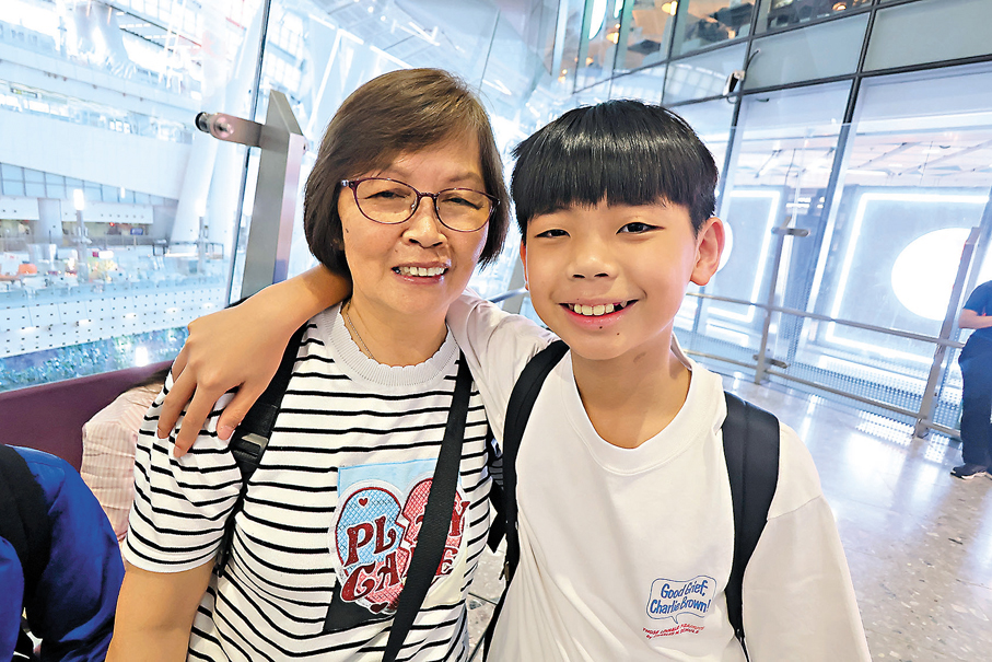 ●羅女士昨日與家人搭高鐵到內地遊玩。 香港文匯報記者涂穴 攝