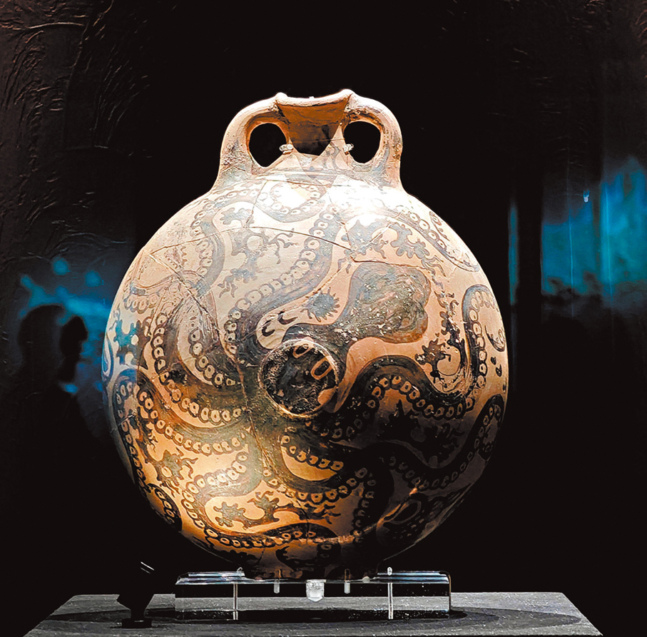 ●特殊王宮風格海洋生物紋陶瓶，公元前1500年至公元前1450年。