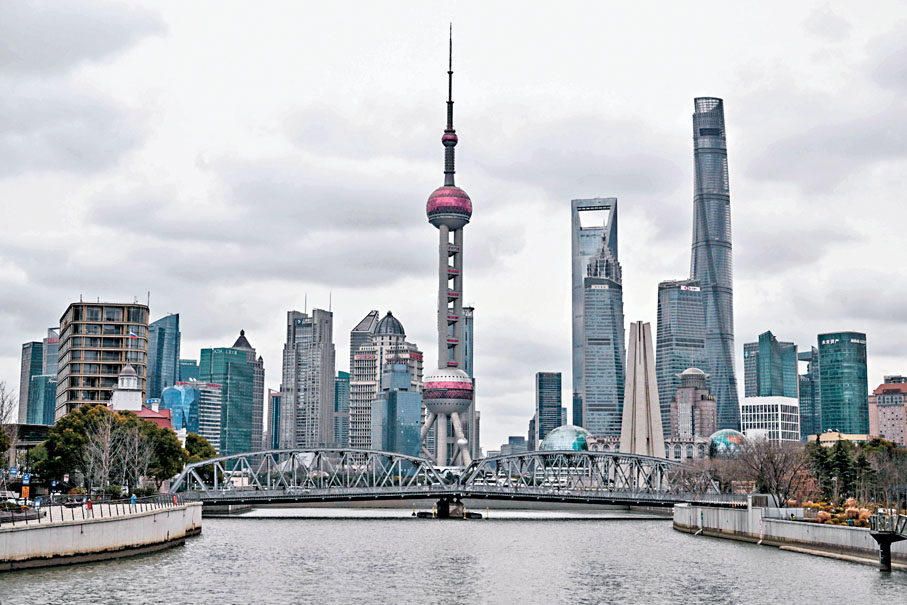 ●滬金融開放18條強化金融對「走出去」企業和「一帶一路」建設的支持能力。圖為上海陸家嘴金融貿易區。資料圖片