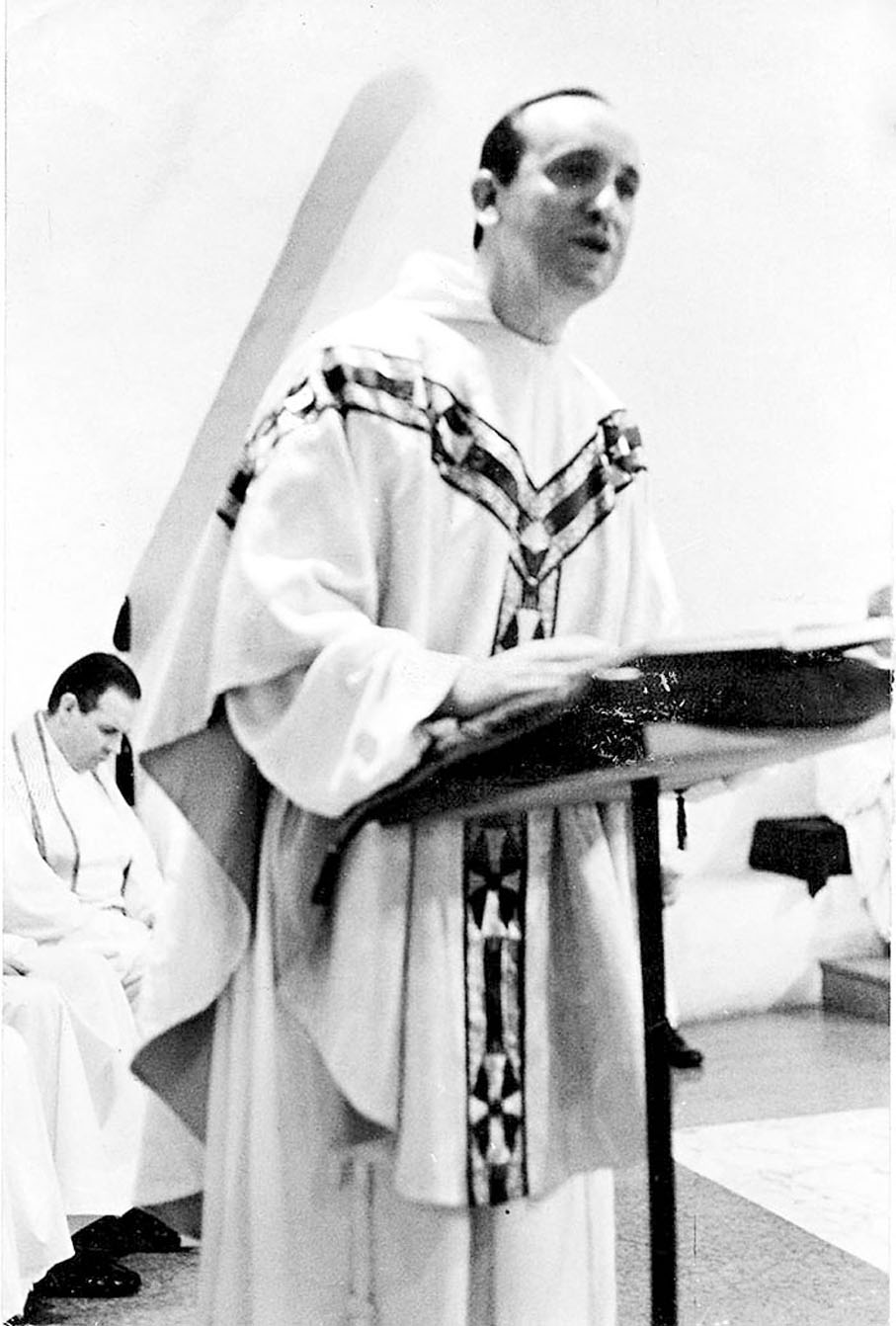 ●方濟各1936年在阿根廷首都布宜諾斯艾利斯一個意大利裔移民家庭出生，1958年3月加入耶穌會，並於1969年12月晉鐸。資料圖片