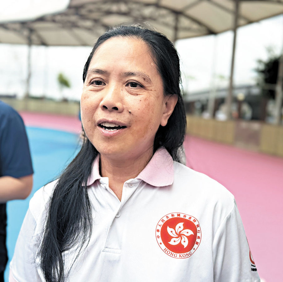 ●香港輪滑競速隊總教練屈淑卿接受訪問。