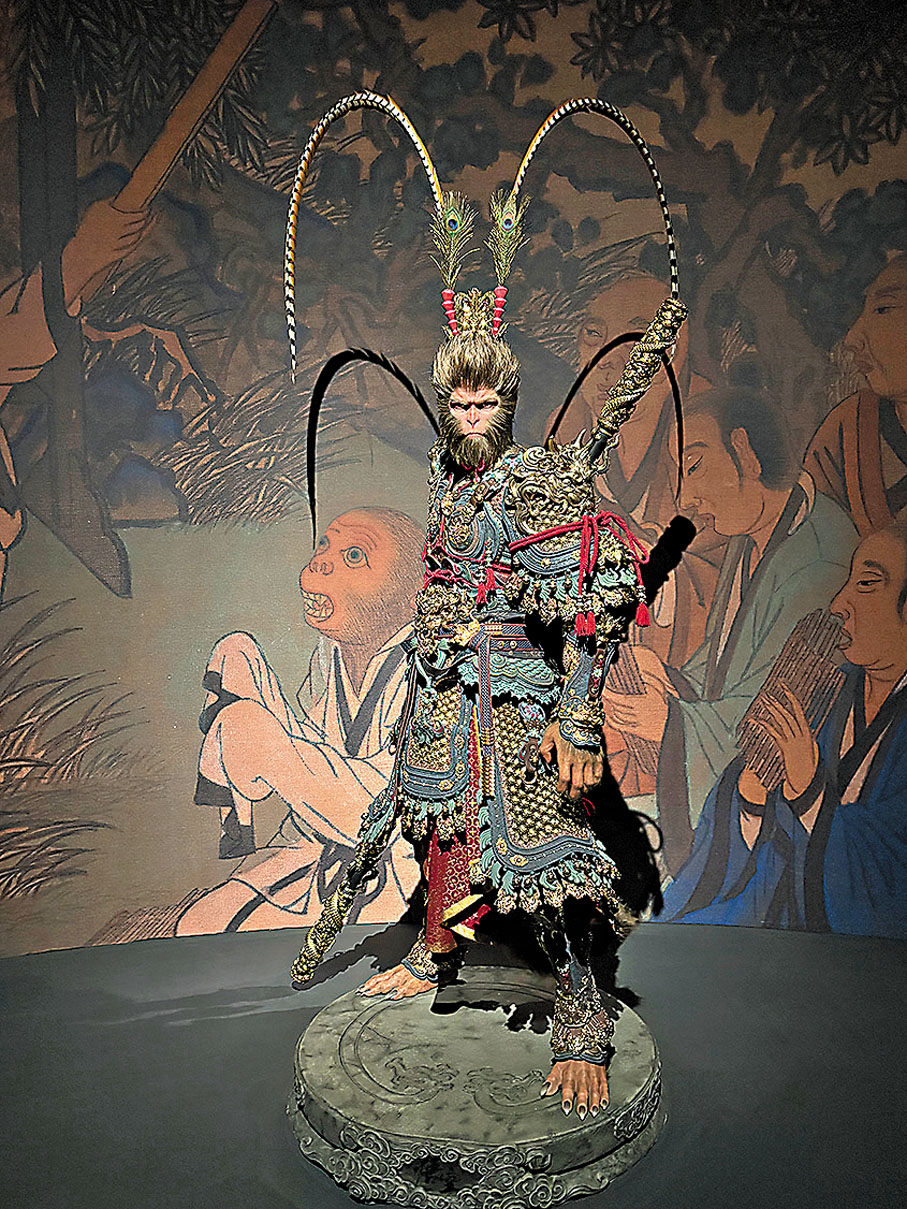 ●「天命人」頭戴鳳翅紫金冠，身穿鎖子黃金甲。