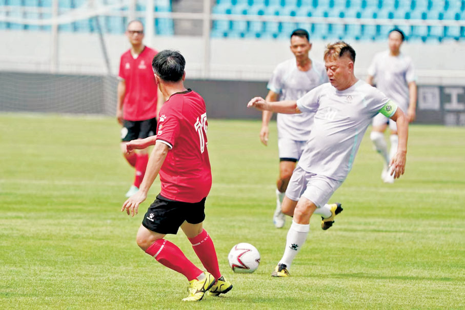 ●叻哥身手矯健。   胡進  攝