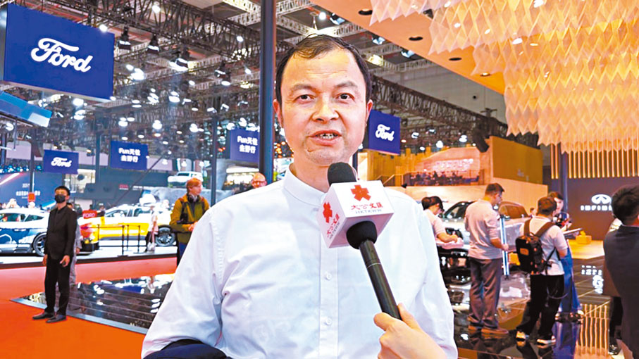 ●國際智能運載科技協會秘書長張翔接受香港文匯報記者採訪。 香港文匯報記者孔雯瓊 攝