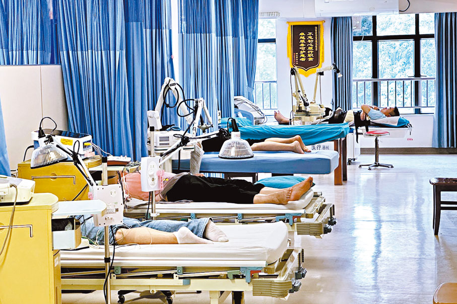 ●圖為桃苑福利中心院內醫院的治療室。香港文匯報記者李紫妍 攝