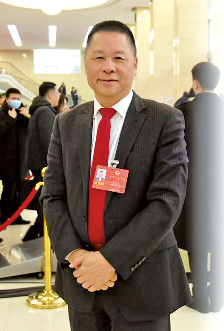 ●內蒙古自治區政協常委、內蒙古自治區工商聯副主席、顯鴻科技股份有限公司董事長吳葵生