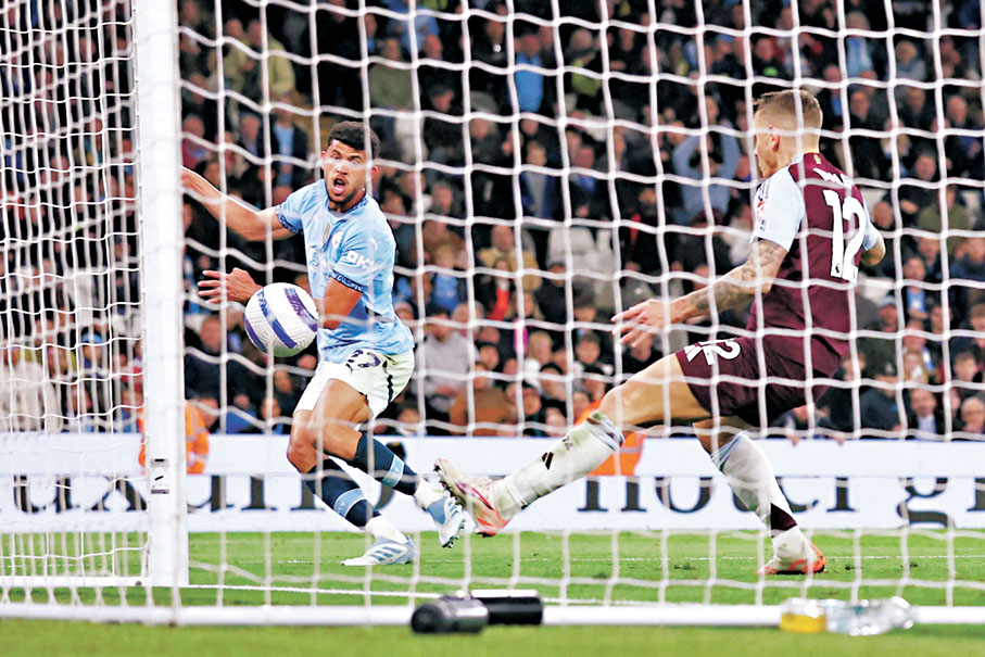 ●馬菲奧斯紐尼斯（左）射入絕殺一球。  路透社