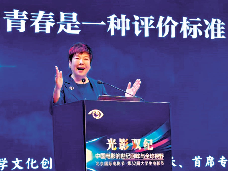 ●于丹稱青春允許實驗。 馬曉芳 攝