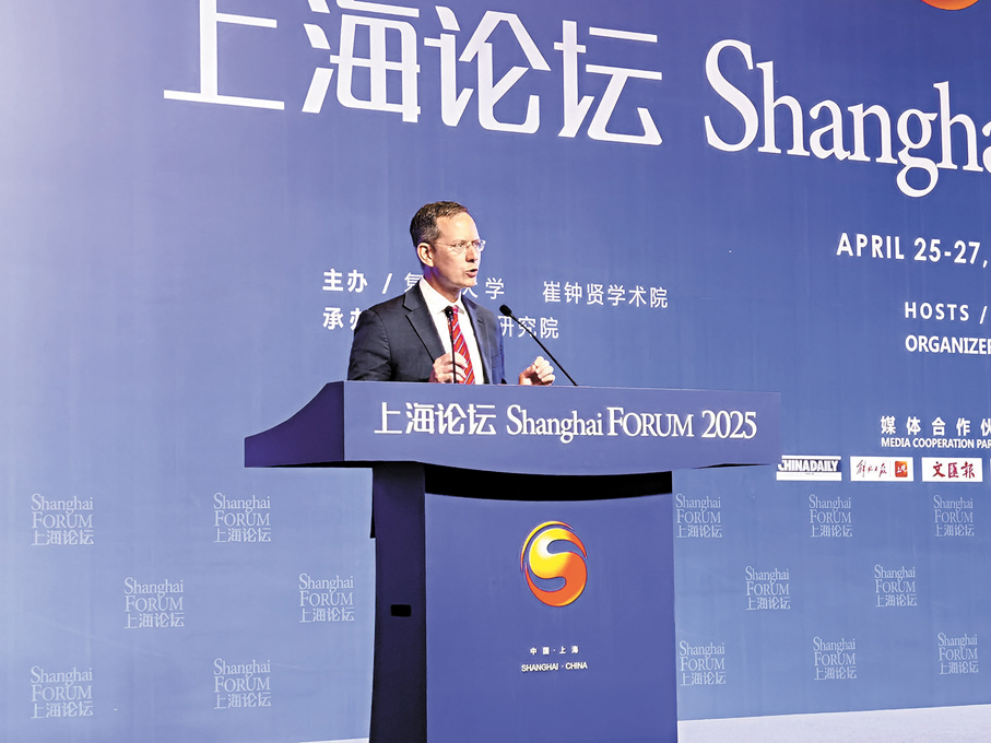 ●美國前助理國務卿幫辦、卡內基中國中心主任華自強。香港文匯報上海傳真
