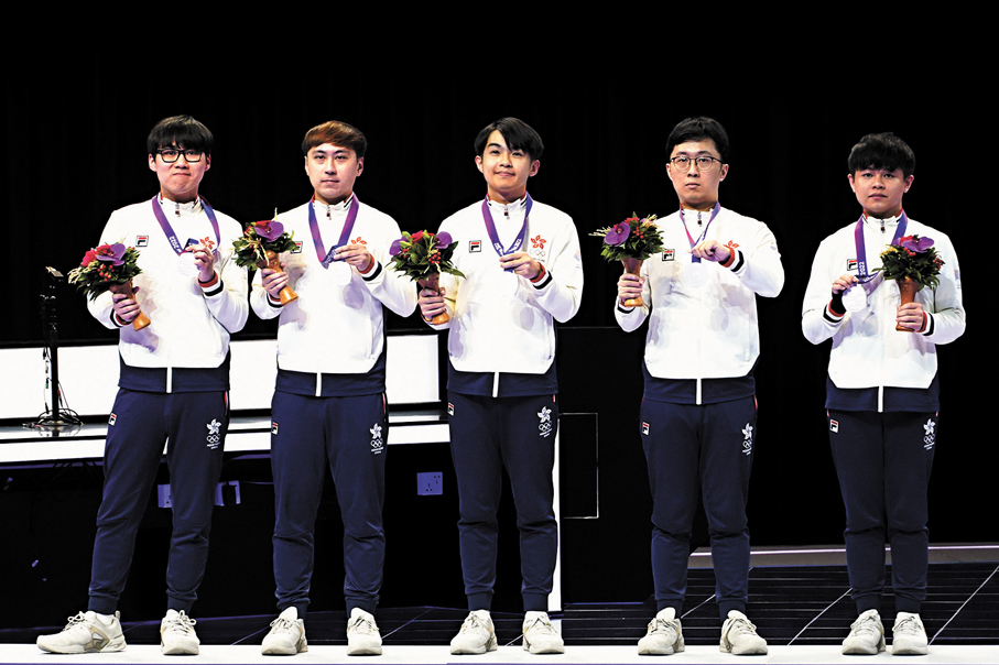 ●自從港隊在杭州亞運會歷史性摘銀,「打機無前途」這刻板印象正逐漸被打破。 資料圖片