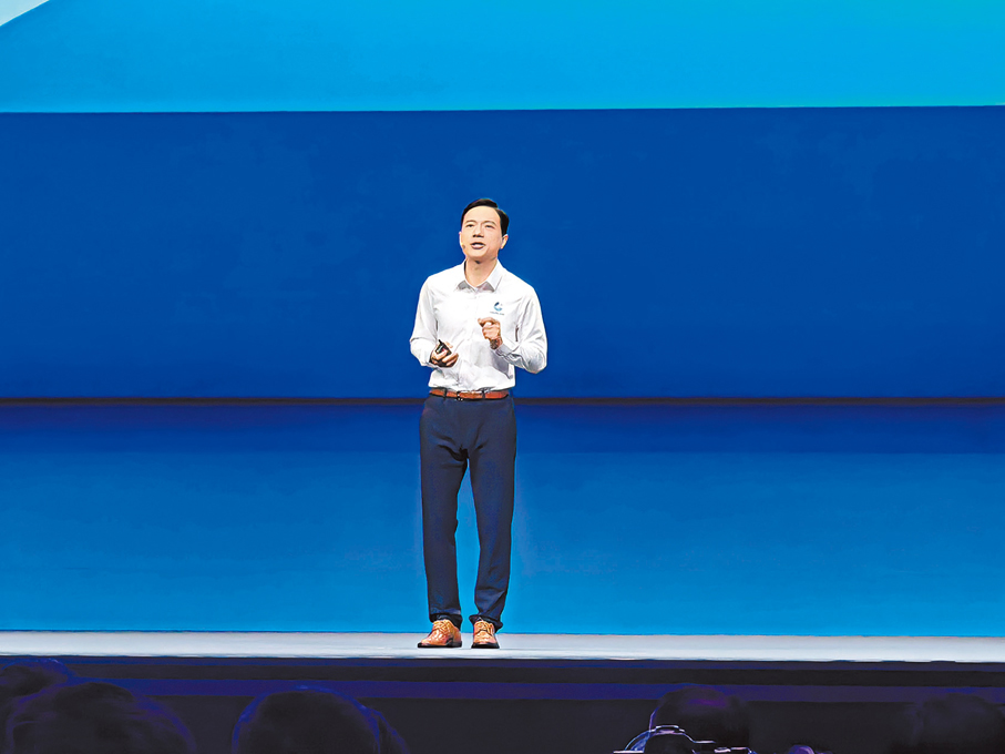 ● 李彥宏稱,百度五年前提出的500萬AI人才計劃已在2024年提前完成,未來5年將加大力度再為社會培養1,000萬AI人才。