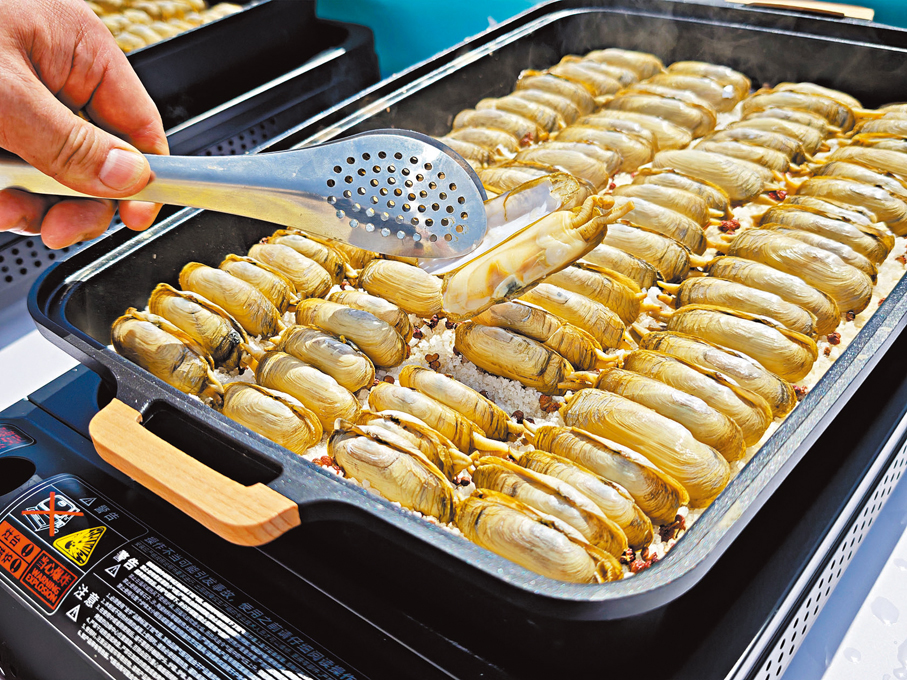 ●當地人將蟶子製作成多種美味佳餚。