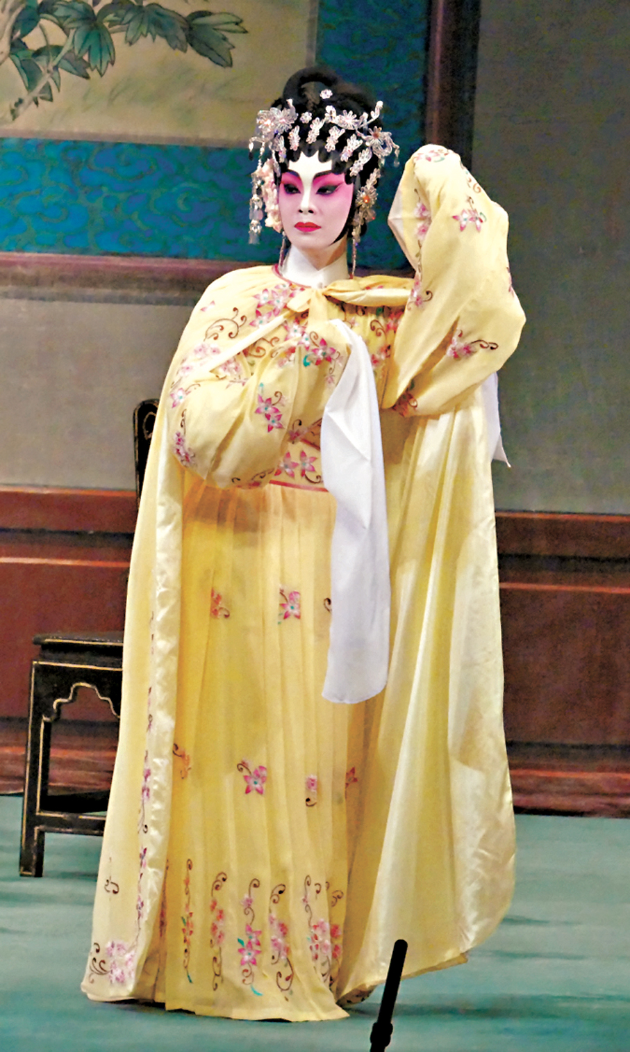 ●阮德民演《百花亭贈劍》。