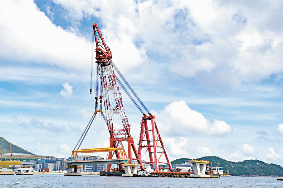 ●中國路橋香港公司為將軍澳跨灣大橋項目優化設計的大型吊架。 受訪者供圖