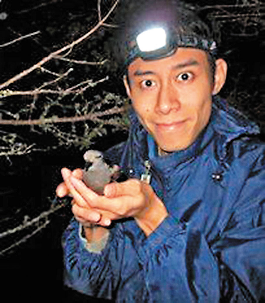 ●冼雍華參與實地研究。實驗室網站圖片