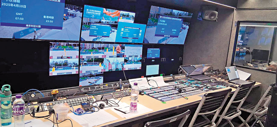 ●外勤廣播車控制室。 作者供圖