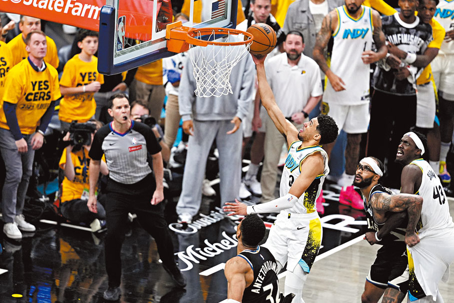 ●夏利畢頓投入致勝一球。  美聯社