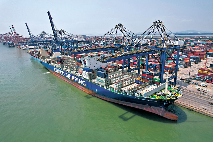 ●中國外貿夥伴多元化，對美依賴度持續降低。圖為4月29日，廣州港首條直航南美洲西海岸的航線正式開通。該條航線將廣州港南沙港區與秘魯錢凱港、墨西哥曼薩尼約港、智利聖安東尼奧港等港口串聯，開通後將助力粵港澳大灣區與拉美西海岸地區的物流通道升級，為中拉經貿往來再添黃金通道。中新社