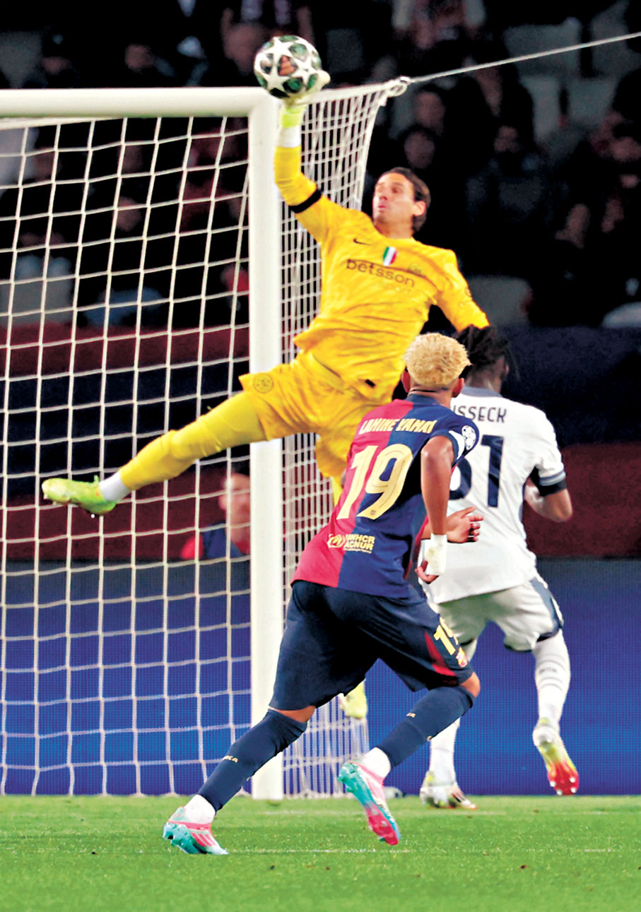 ●國米門將恩尼森馬（上）全場作出了多達7次的成功撲救。  法新社