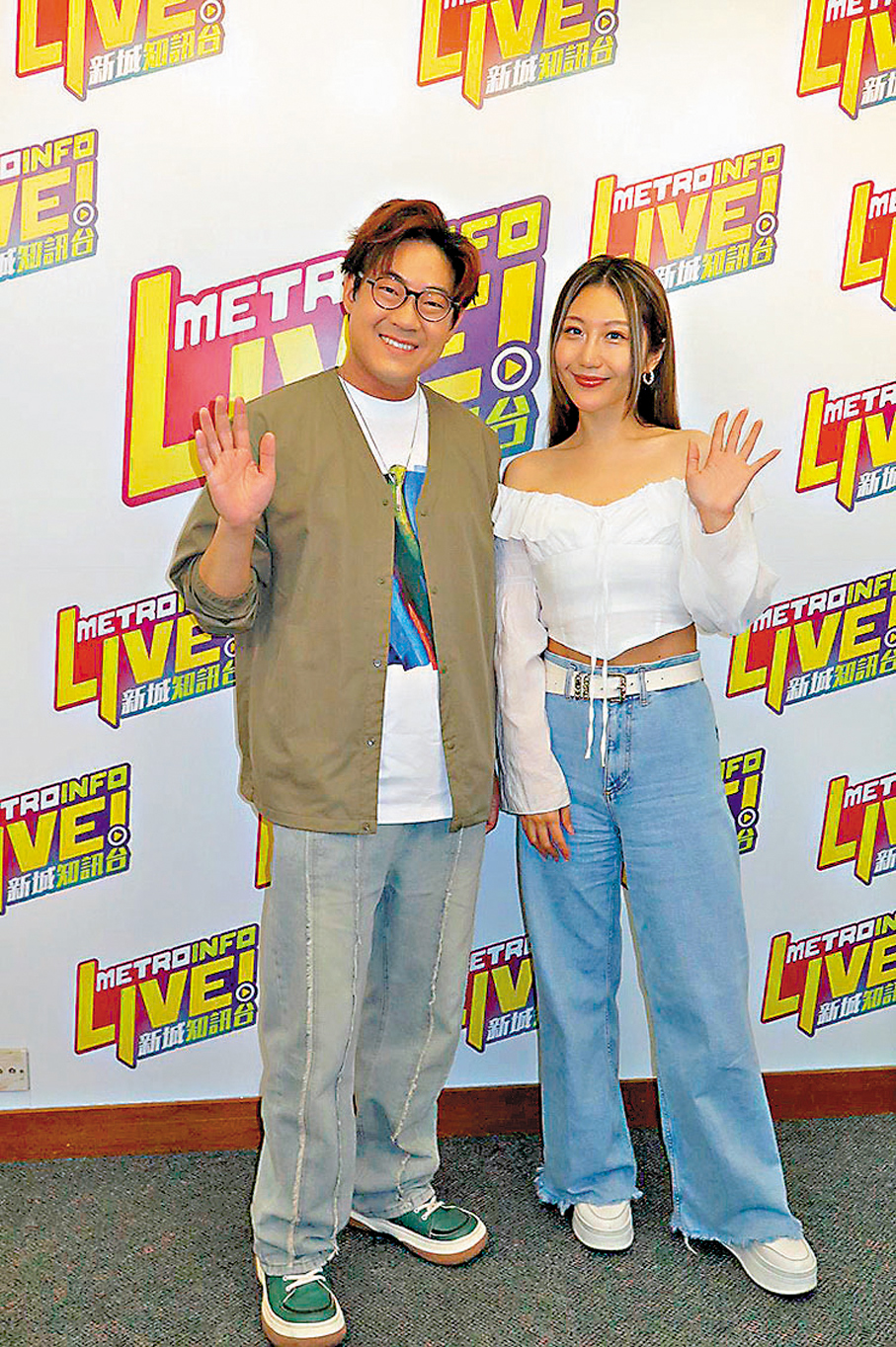 ●羅啟豪與支嚳儀盼藉歌聲傳遞溫暖與祝福。 阿祖 攝