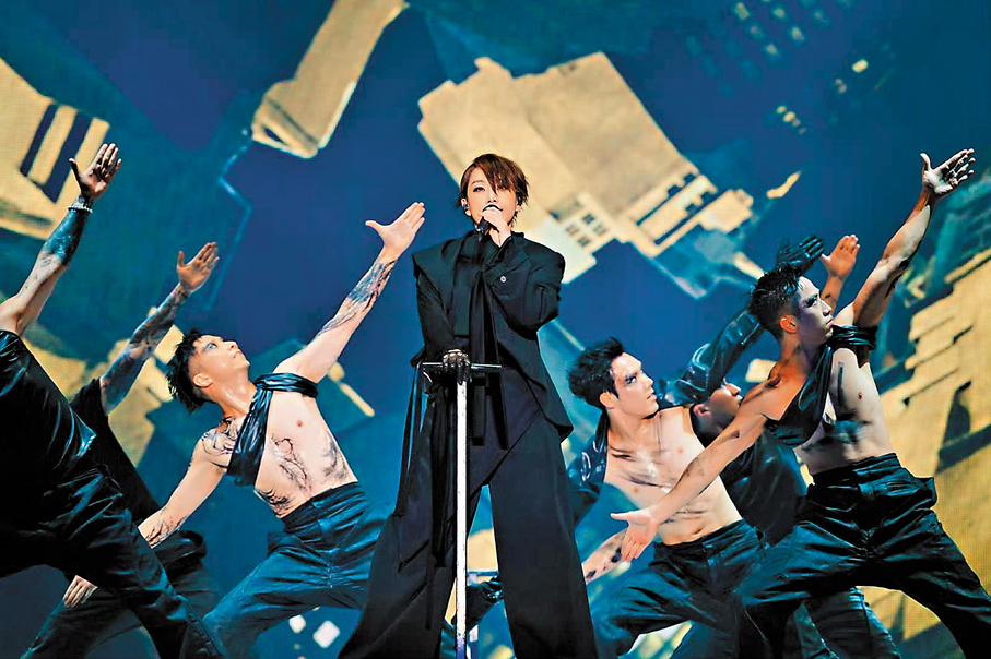●林憶蓮演繹經典歌《逃離鋼筋森林》。 大會供圖