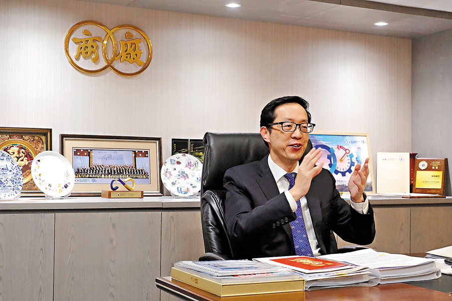 ●盧金榮表示,中東海灣地區近年來因其經濟轉型和開放政策備受全球矚目。 香港文匯報記者涂穴 攝