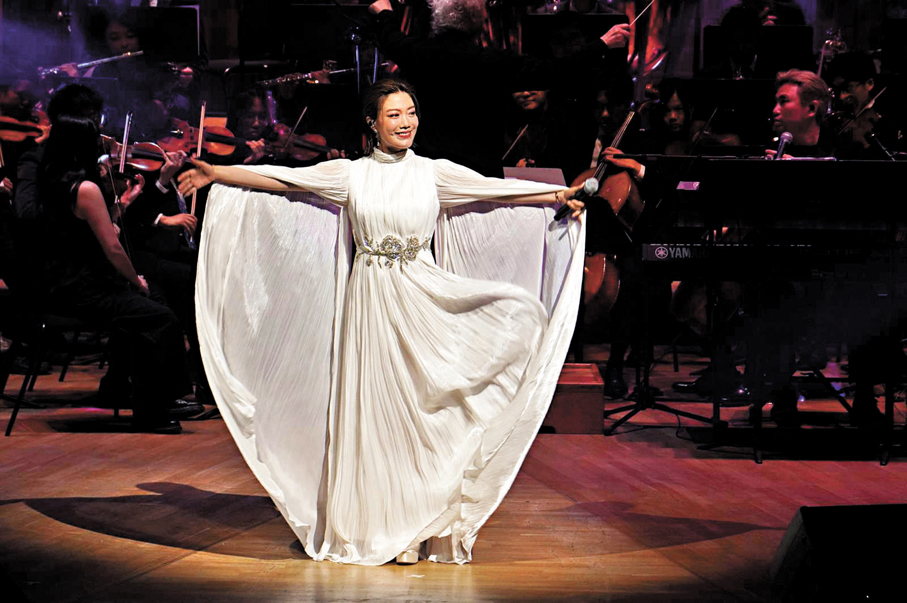 ●龍婷衣袂蹁躚。   子棠 攝