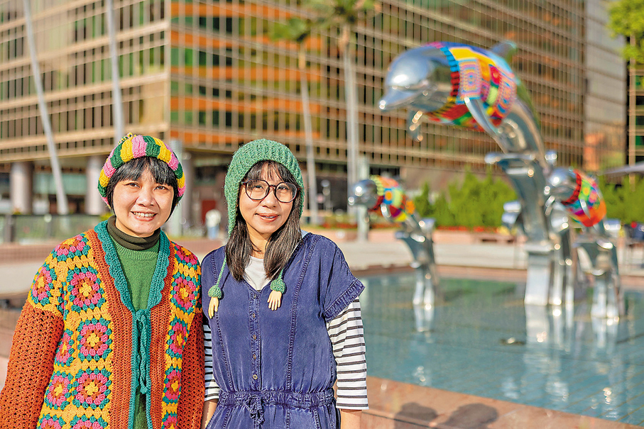 ●La Belle Epoque巧手為海豚穿上了彩色新衣。