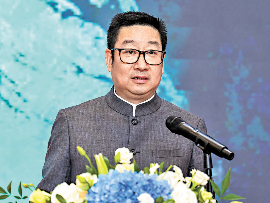 ●浙江省博物館黨委書記、館長紀雲飛