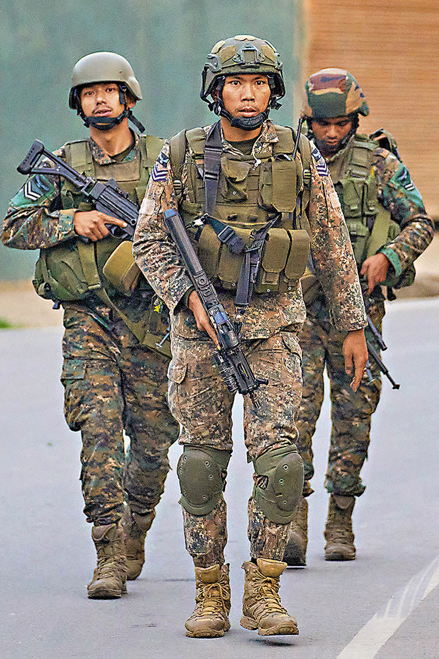 ●印度空軍抵達克什米爾印控區域。 美聯社