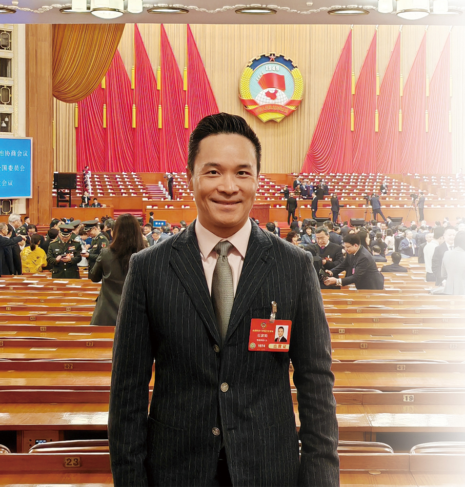 ●杜家駒在京參加全國政協十四屆三次會議。