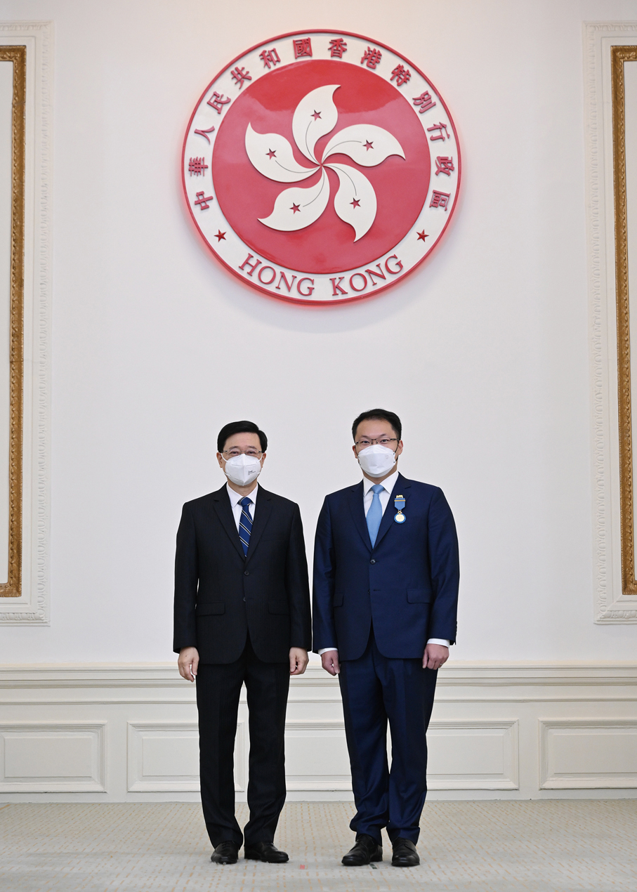 ●廖宇軒長期竭誠服務社團,於2022年獲香港特區政府頒發榮譽勳章。