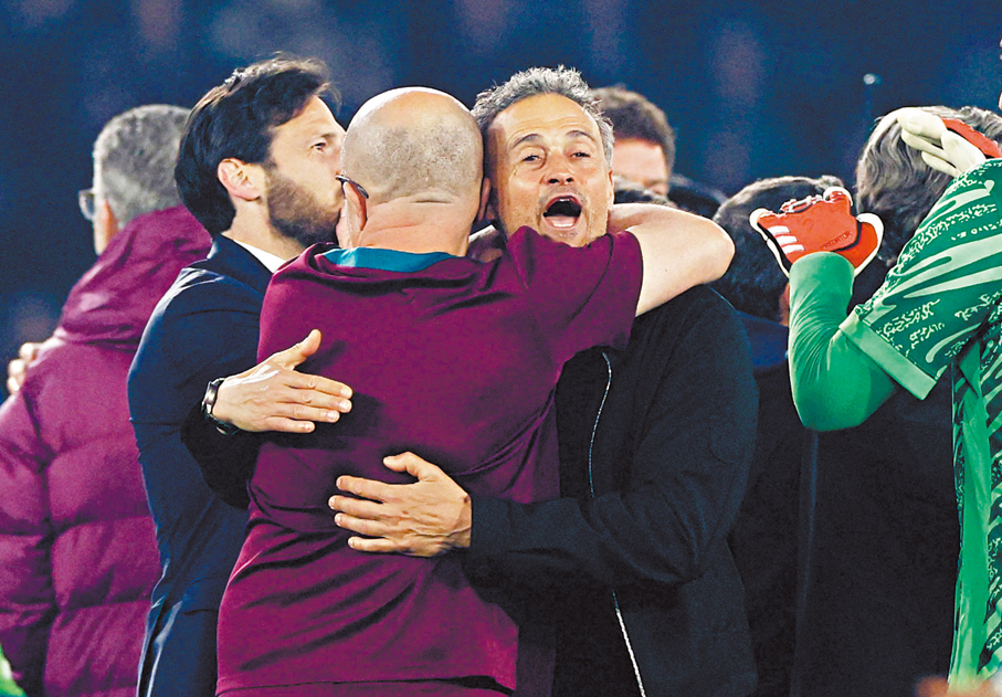 ●安歷基（正面者）賽後與教練團隊慶祝。  路透社