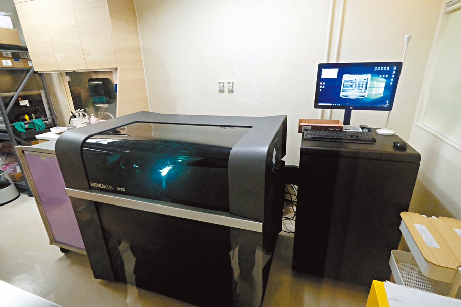 ●威院的3D打印機。香港文匯報記者涂穴 攝