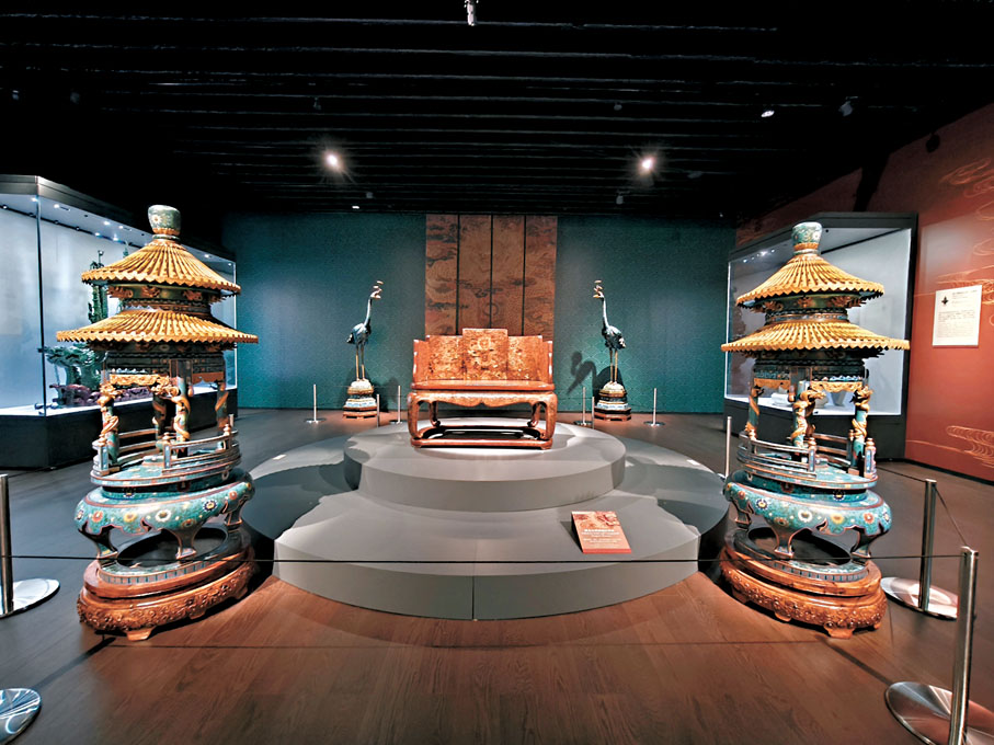 ●「藏京閣」首展以「中華瑰寶:清朝宮廷藝術」為題,展示一系列清宮瑰寶。