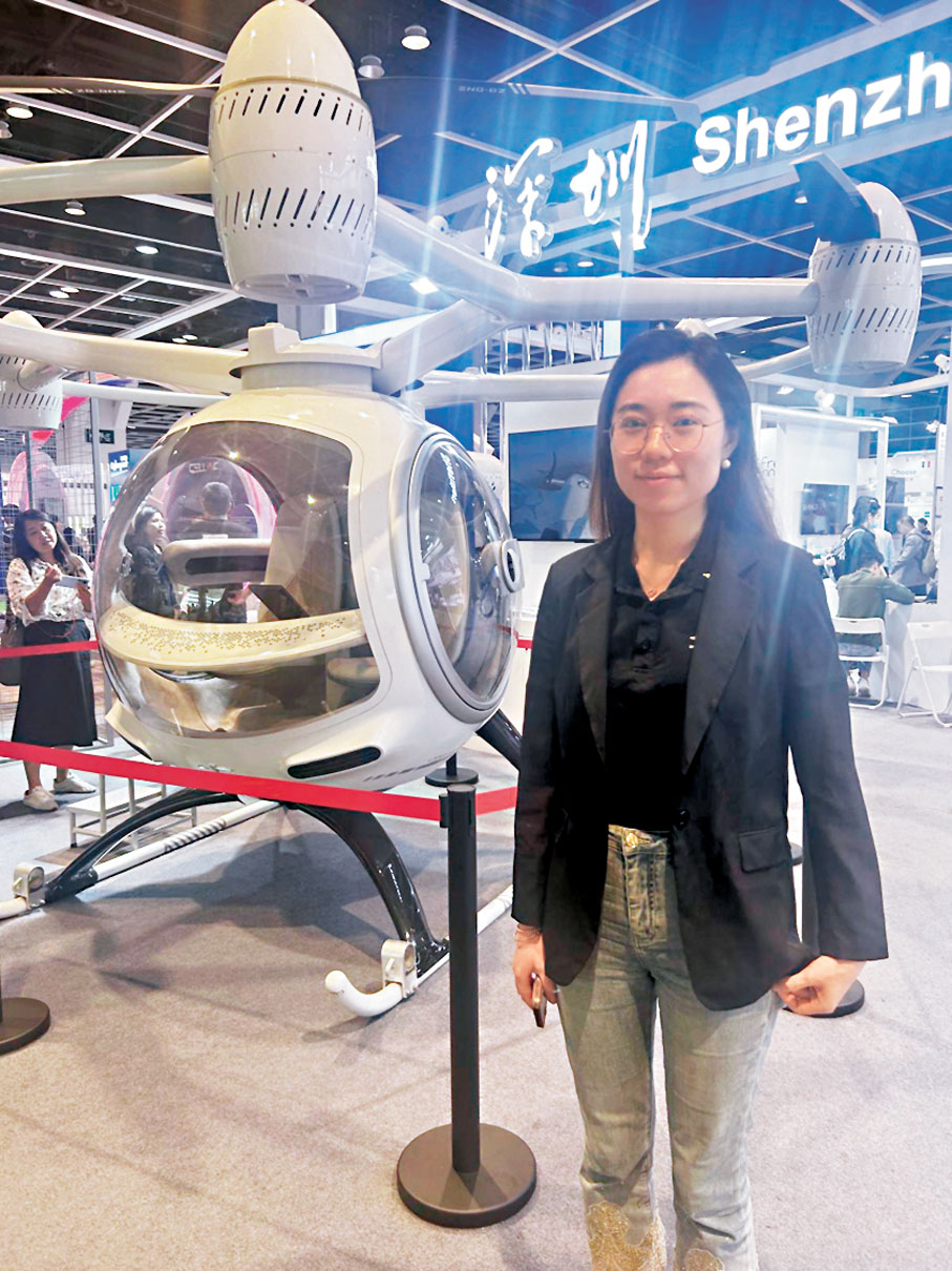 ●InnoEx 2025深圳館展商之一、零重力深圳飛機工業品牌副總經理丁蕊倩。 記者莊程敏 攝