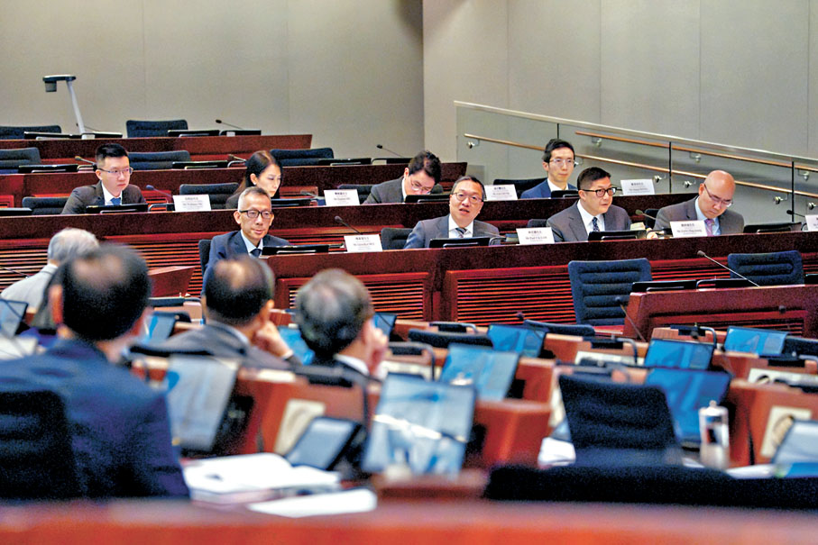 ●立法會根據《維護國家安全條例》制訂的兩項附屬法例小組委員會,約五小時完成條文審議。 林定國Fb圖片