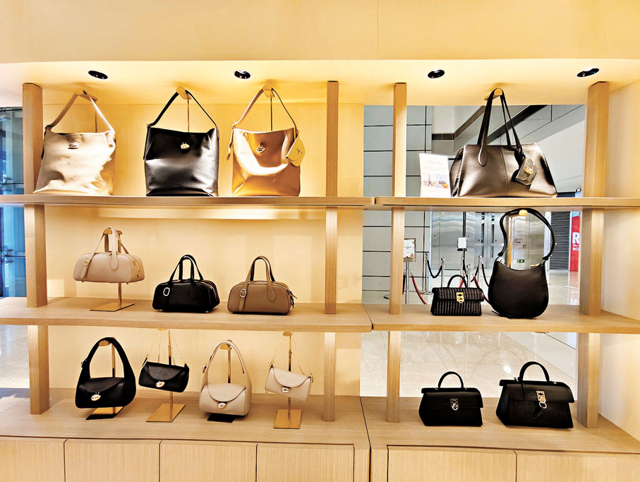 ●期間限定店展示多款2025年春夏人氣新品。