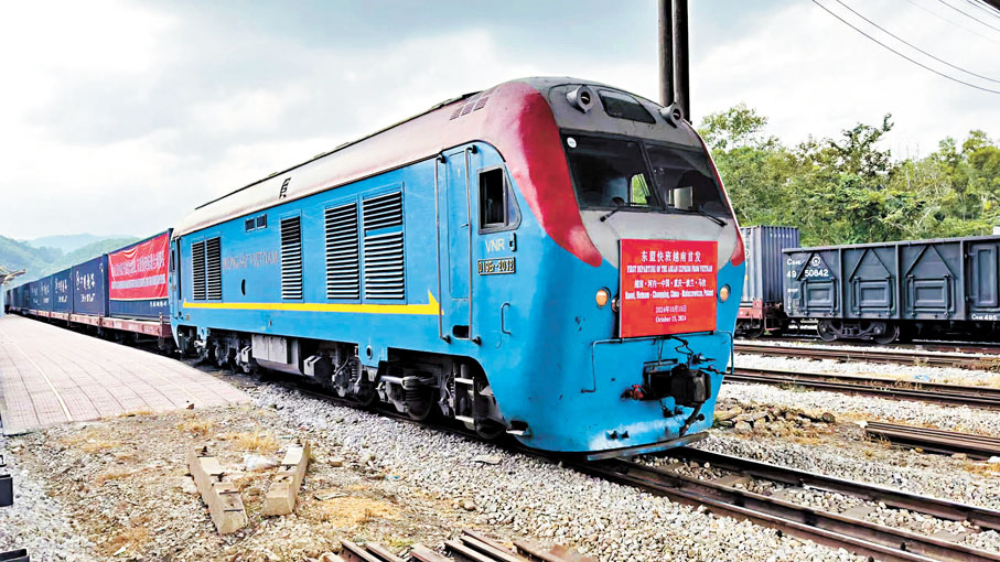 ●首趟「東盟快班」於2024年10月自越南河內發車。   香港文匯報重慶傳真