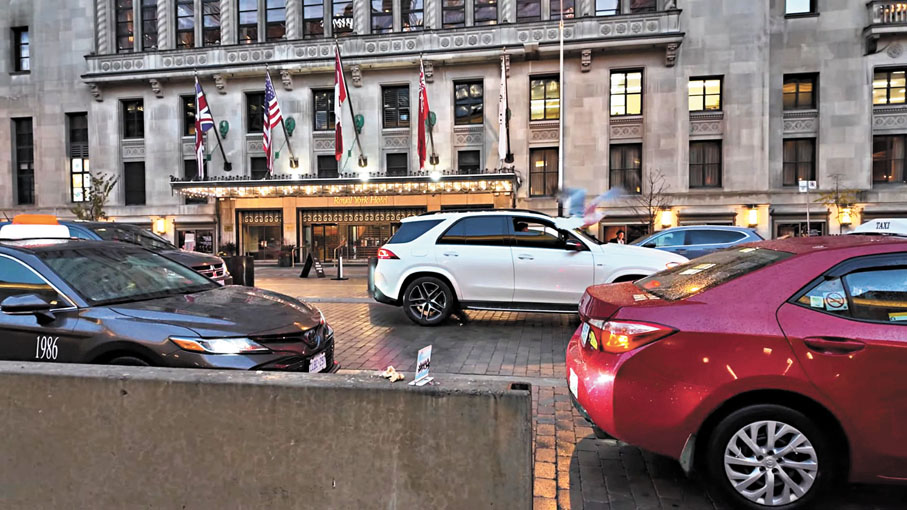 ●多倫多的頂級酒店成為很多國際會議舉行地點。    成小智 攝