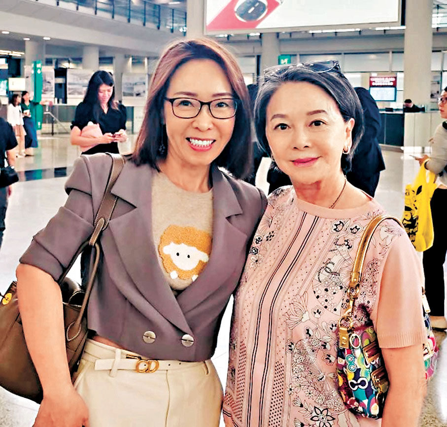 ●「水餃皇后」臧健和大女兒黃蓓（左）努力達成媽媽遺願。作者供圖