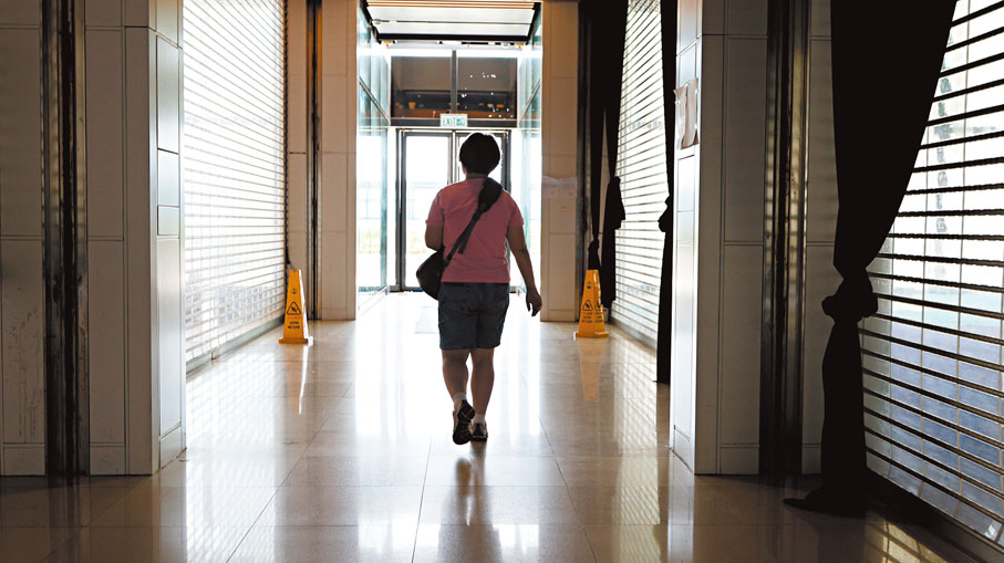●沒有郵輪停靠的日子，啟德郵輪碼頭人流稀少。香港文匯報記者黃艾力  攝