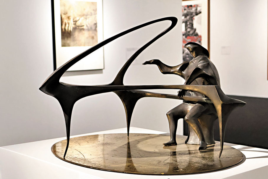 《鋼琴》梁明誠,雕塑,45×68×54cm,1990年,廣東美術館藏