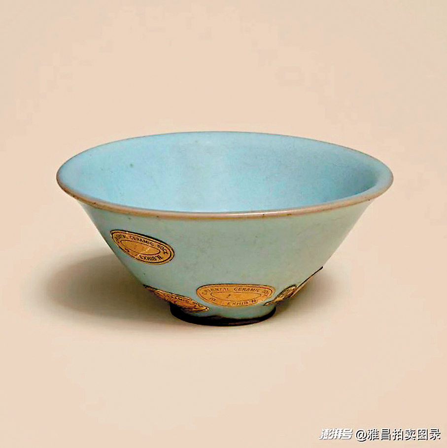 ●北宋 金早期 鈞窯天藍釉撇口小碗為本季亞洲藝術周最高成交價拍品。