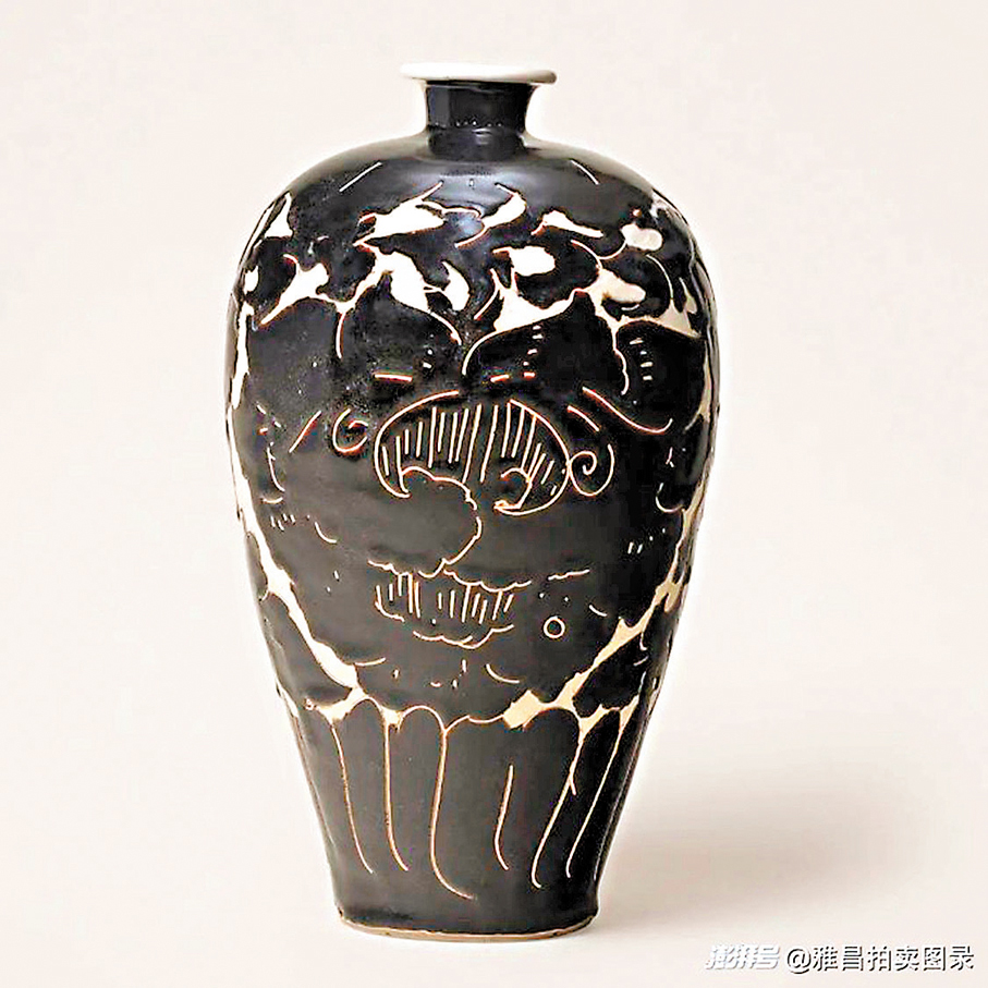 ●北宋晚期 金早期 磁州窯白地黑剔花牡丹紋梅瓶