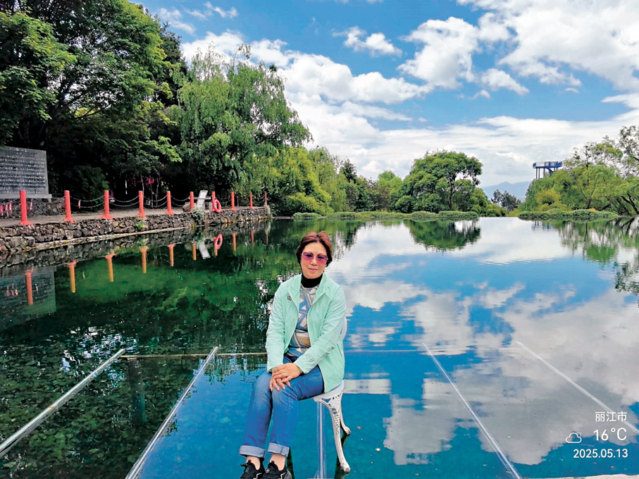 ●鄧美玲偷得浮生半日閒，到雲南等著名旅遊省份走了一圈。